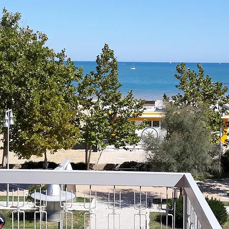 Casa A Un Passo Dal Mare Apartment *
